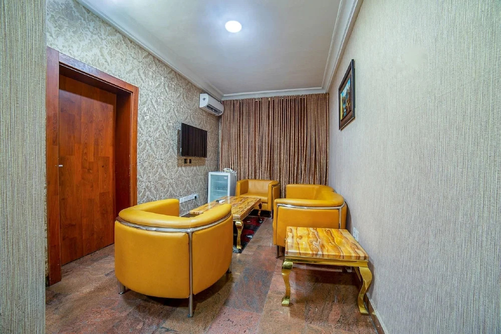 Landmark Hotel