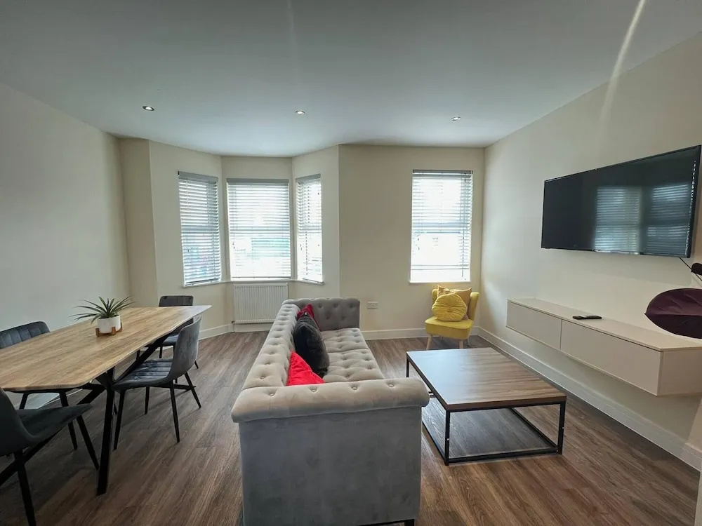 The Grand Spacious Two Bed Apartment