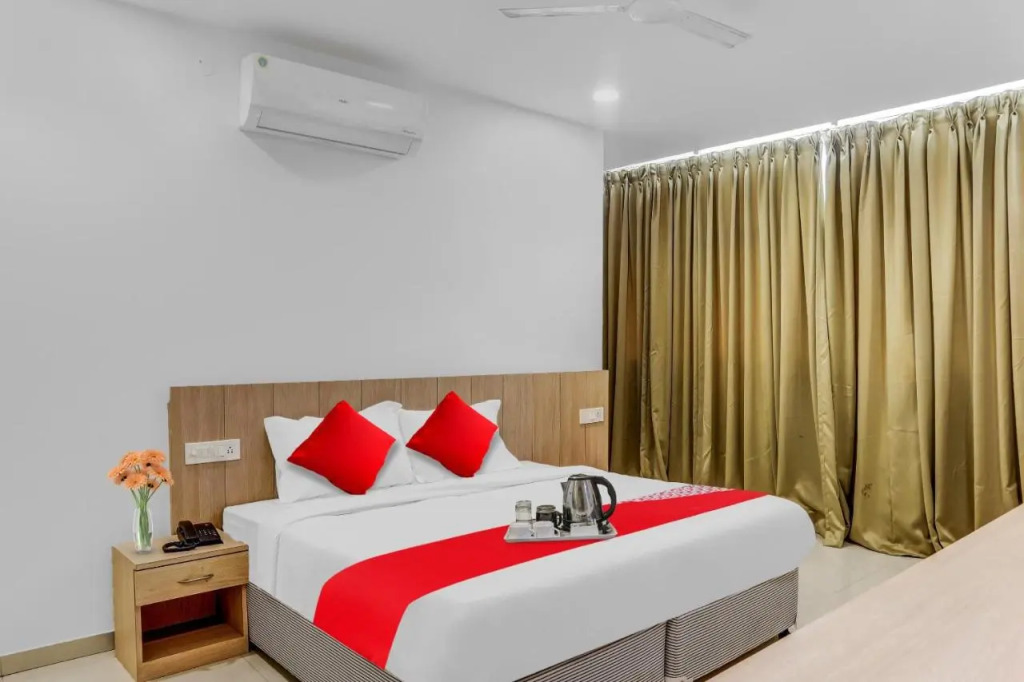 OYO Flagship 87781 Hotel Bluemoon