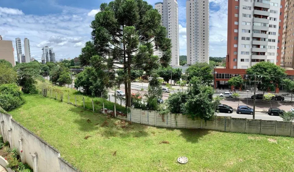 205- Apartamento 1 quarto suite, Encantador, amplo e decorado, mobiliario moderno, cozinha completa com utensílios , Excelente vista da cidade e localização privelegiada no bairro Bigorrilho ,