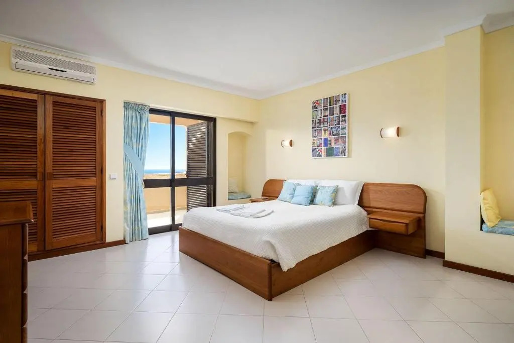 LovelyStay - Bela Vista 3BDR Duplex Penthouse with Pool