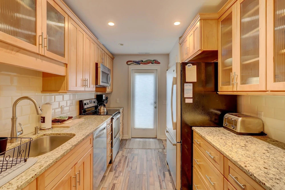 Fairwood Villa 159 by RedAwning