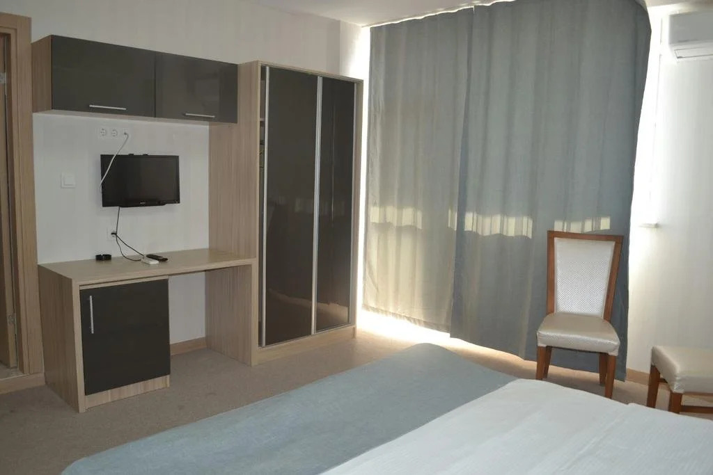 Roz Otel