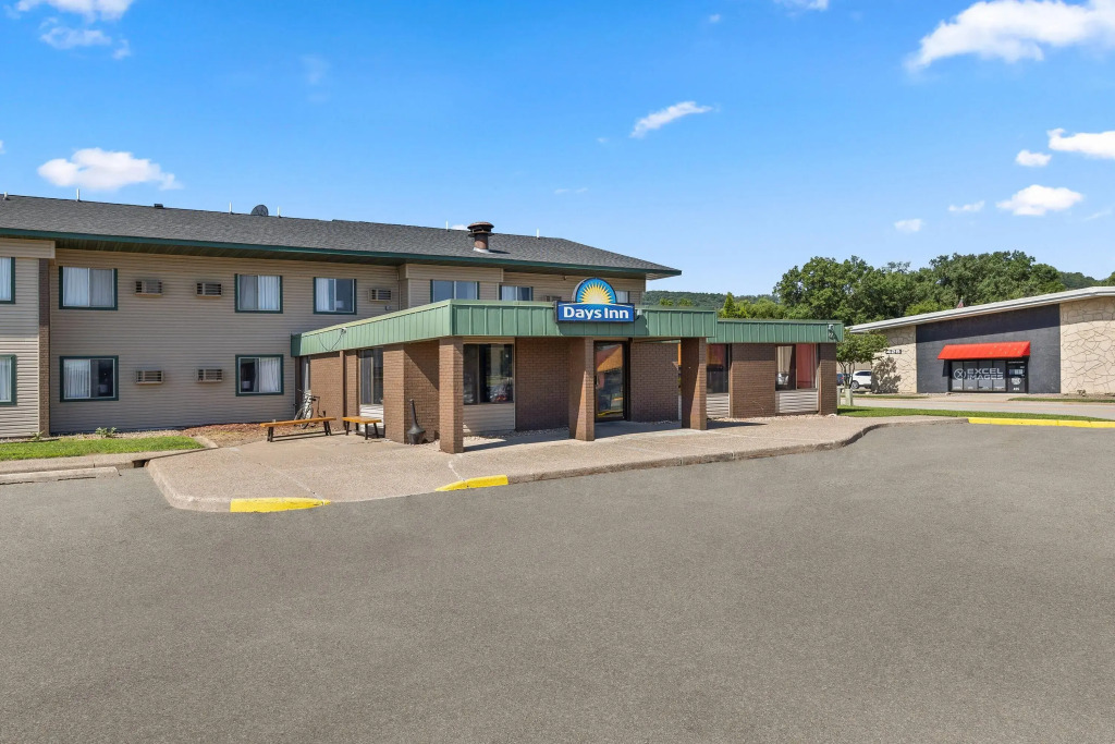 Days Inn by Wyndham Winona