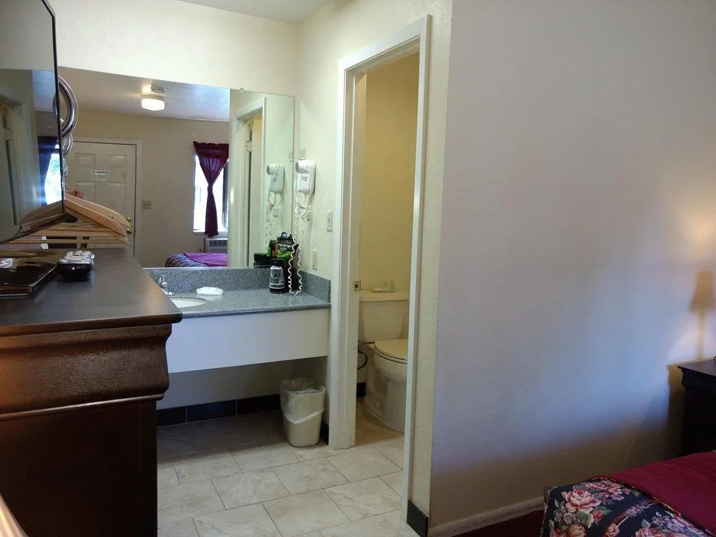 Travelers Motel