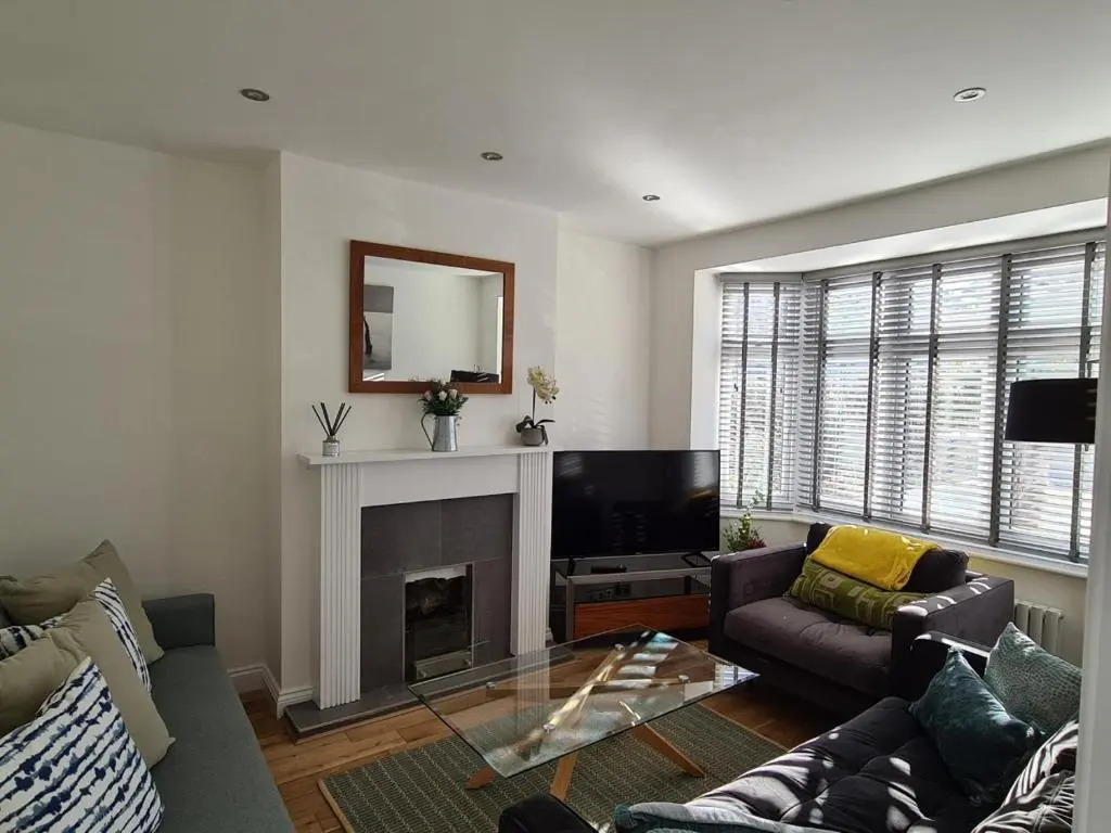 Newly Refurbished 4-bed House in Bournemouth
