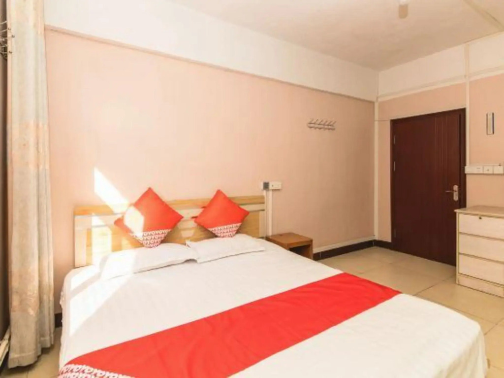 OYO Jiaozhou Huabinlou Hotel