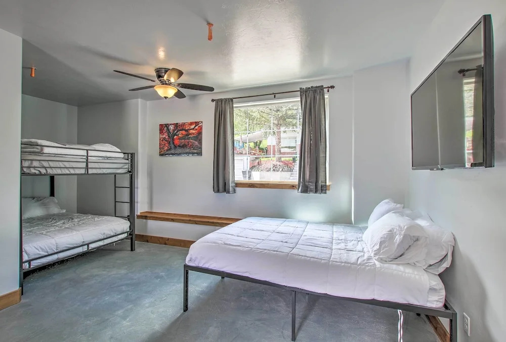 Lovely Lava Hot Springs Studio, Walk to Pools