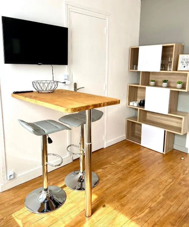 6- Appartement de 2 pièces refait à neuf en centre ville