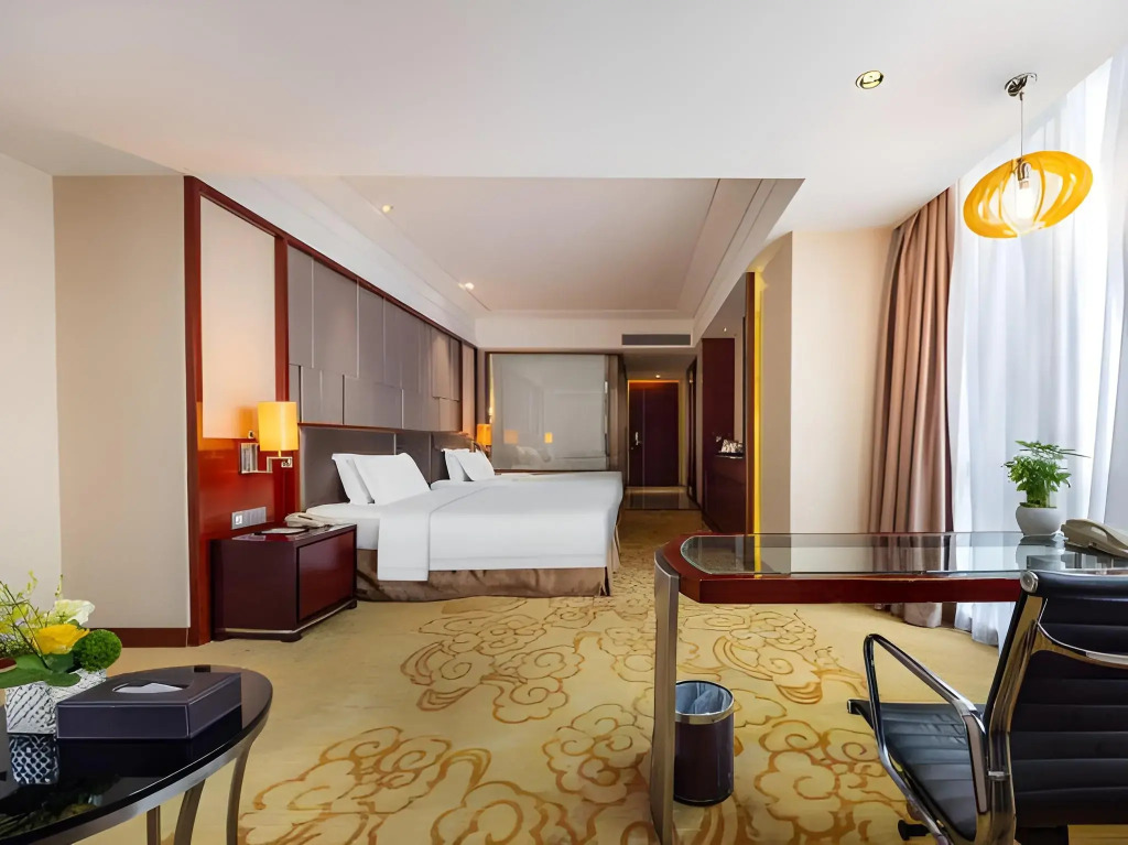 Avant-Garde Hotel
