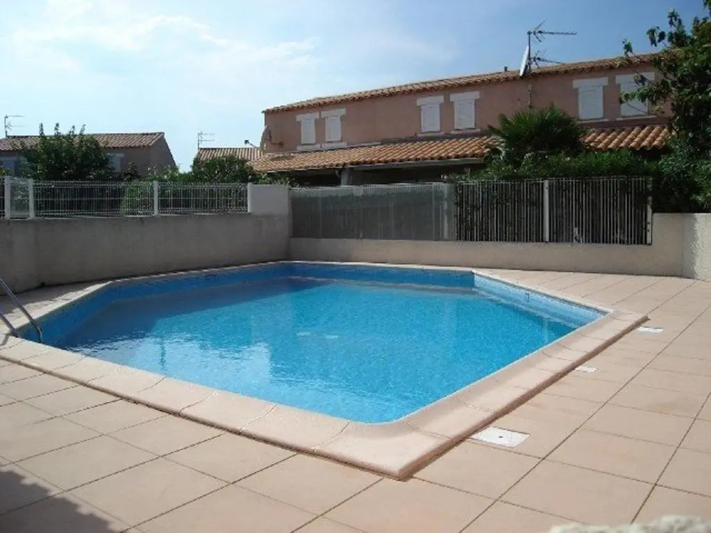 Villa climatisée pour 6 avec piscine et parking proche plage - FR-1-607-42