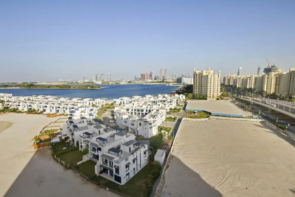Bespoke Residences - Shoreline Al Haseer