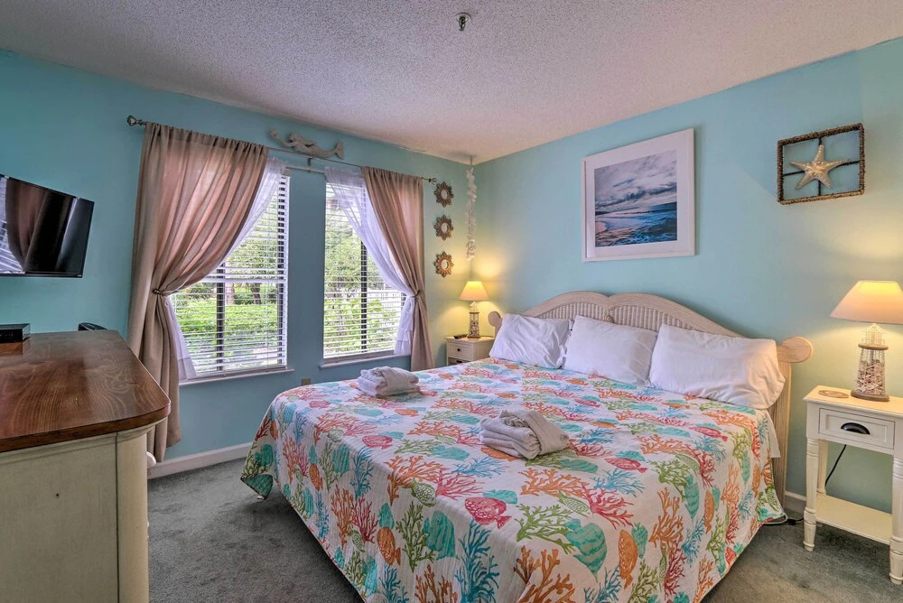 Beach + Pool Access: Colorful Hilton Head Condo!