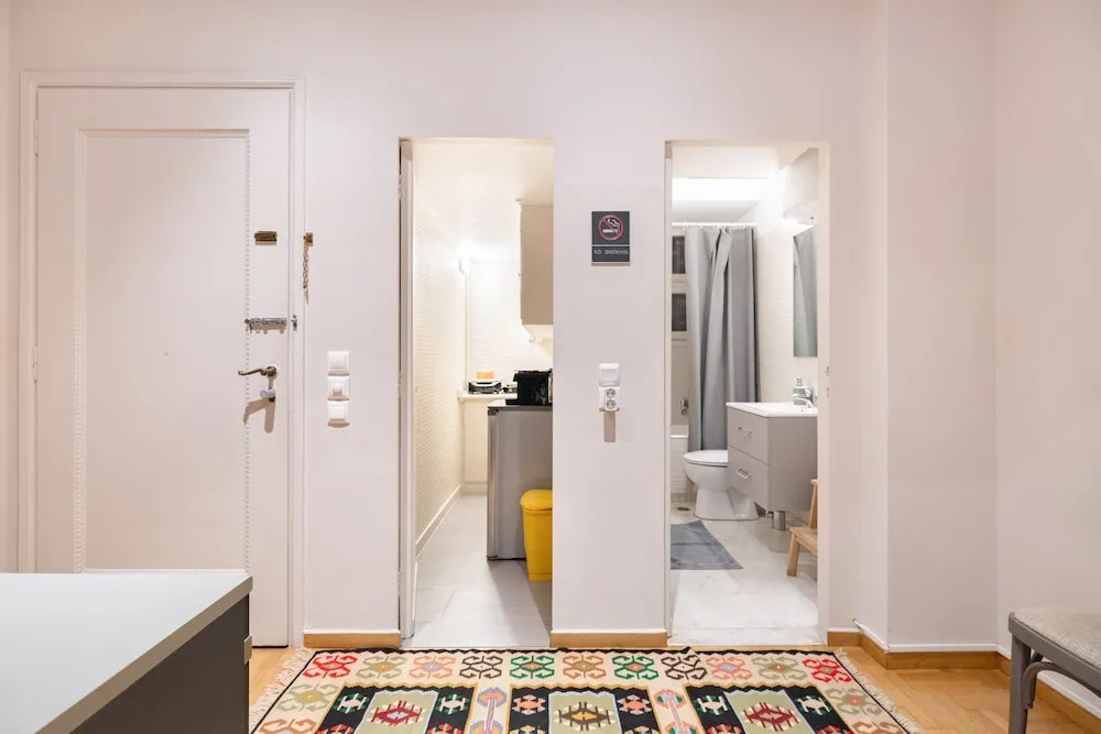 Bang in Kolonaki by Athenian Homes