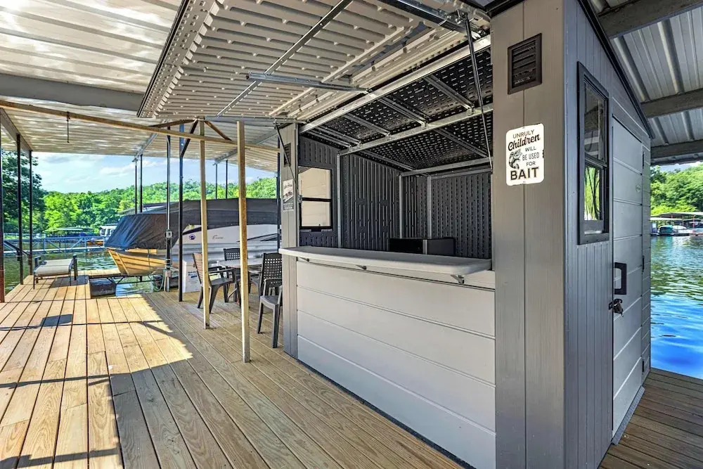 The Lake Shack Waterfront Life