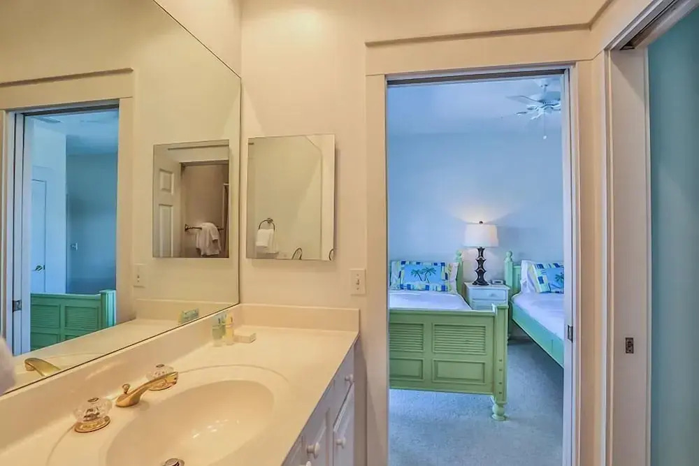 SEAVIEW I UNIT 300 4 Bedroom Holiday Home by Five Star Properties