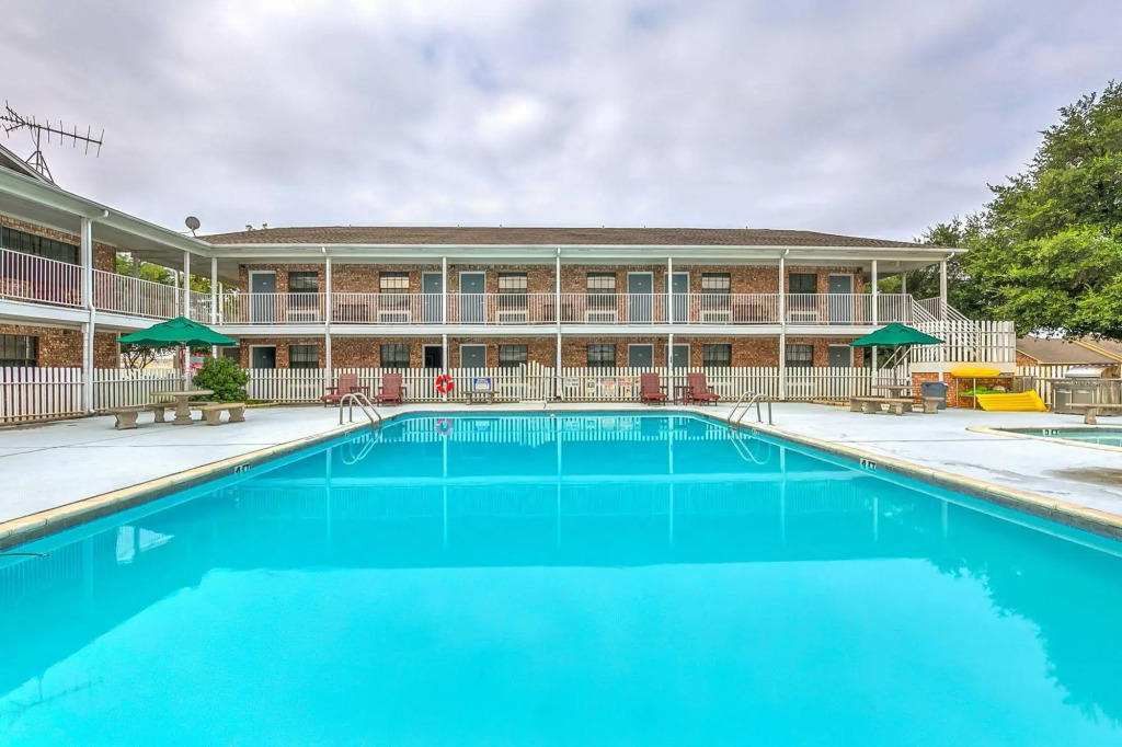 Lake View Inn