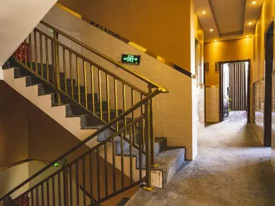 Anning Yujian Hotel (Wuyue Plaza)