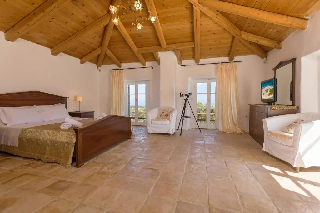 Louiza - Luxury Stone Villa