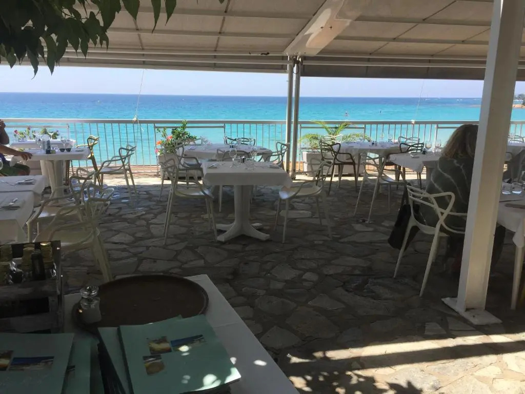 Ajaccio Magnifique T2 45m2 neuf 5 personnes Clim wifi stationnement gratuit centre ville plage à 300m