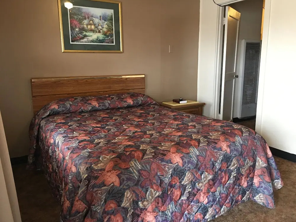 Thunderbird Motel