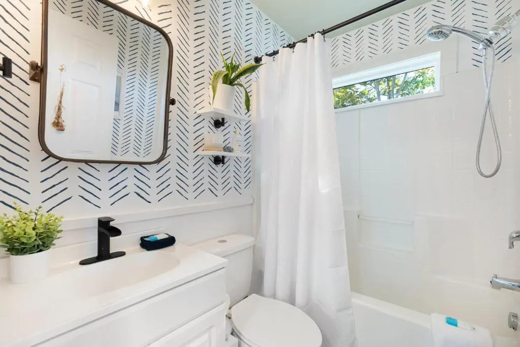 79 Sandbar Ln - Folly in Love - Renovated Private Home - Sunset Views