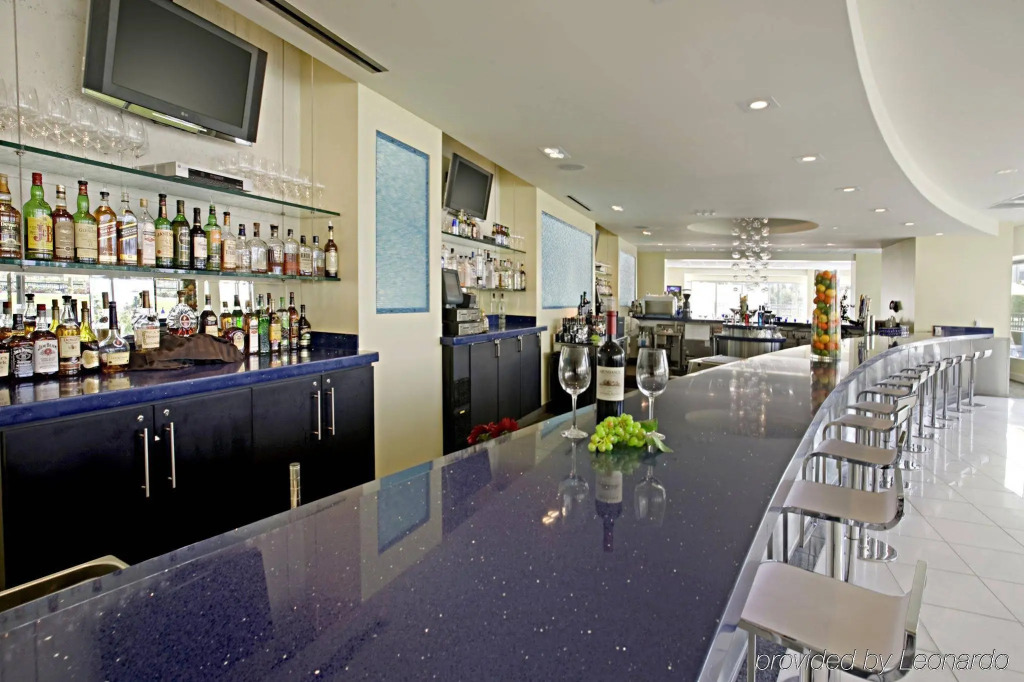 University Plaza Waterfront Hotel