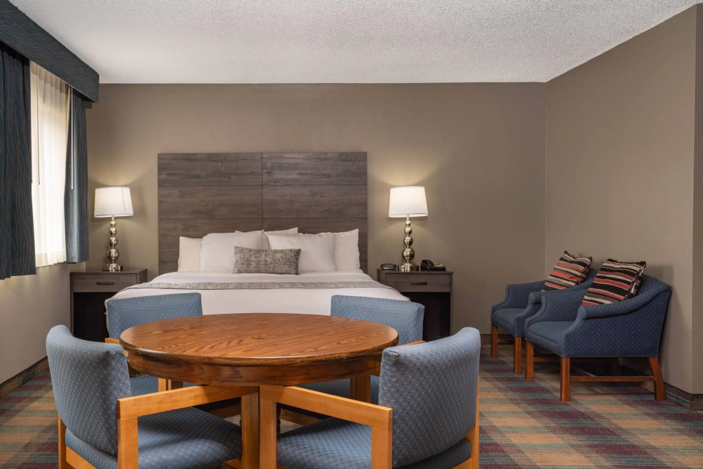 Baymont Inn Baldwin