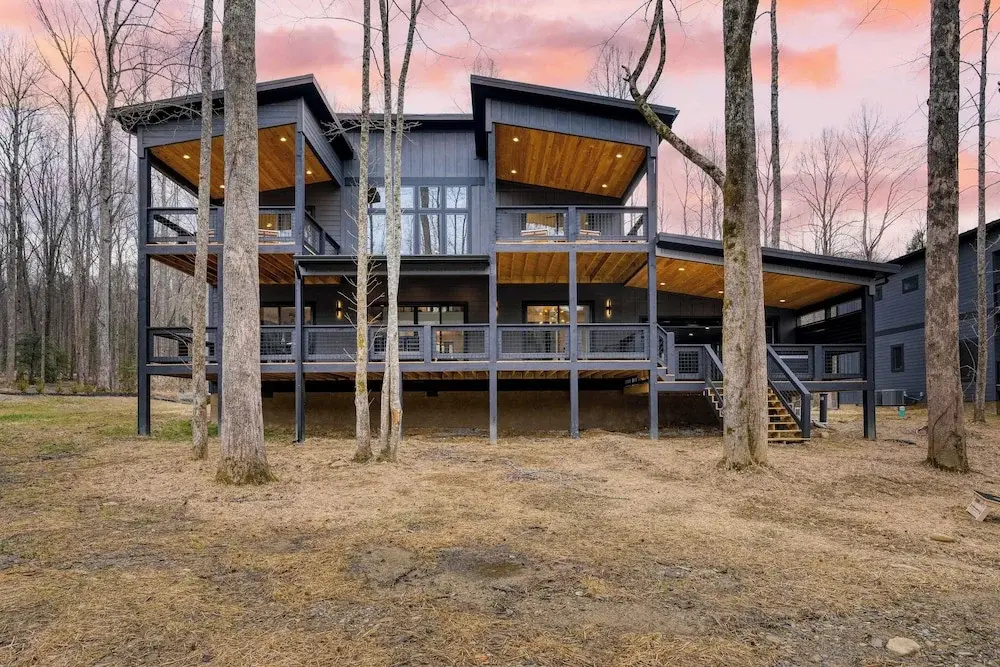 Kings Crown by Avantstay Indoor Pool, Hot Tub, Firepit, Theater All-season Retreat