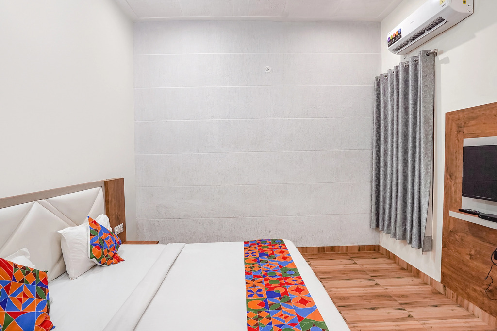 FabHotel Sirtaj Suits