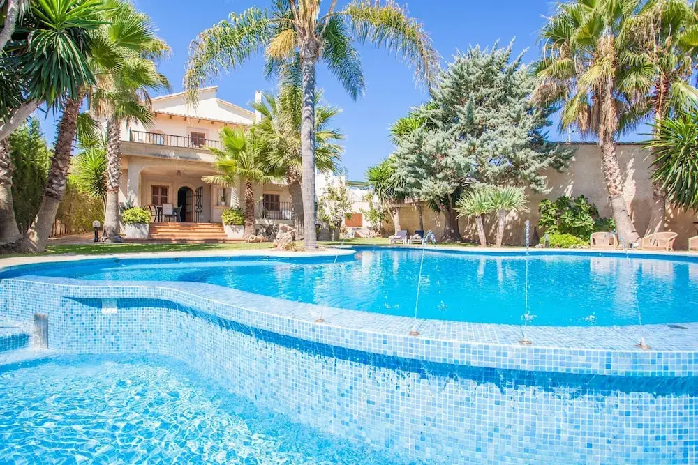 Can Gual in Inca With 4 Bedrooms and 3 Bathrooms