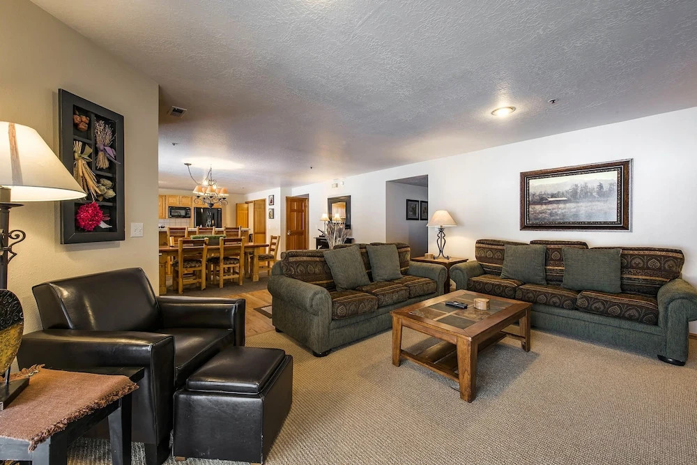 All Seasons Condominiums