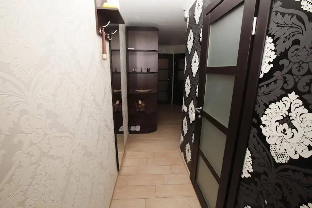 Apartment on Nauki Avenue 102