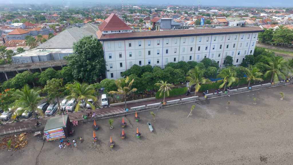 Grand Singaraja Beach Hotel