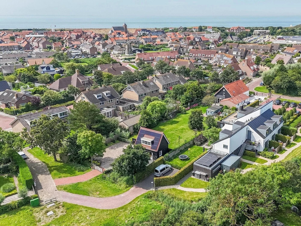 Detached Retreat in Zoutelande Near Beaches