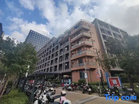 Shenzhen Chuangsheng International Apartment (Guangmingcheng High-Speed Railway Station)