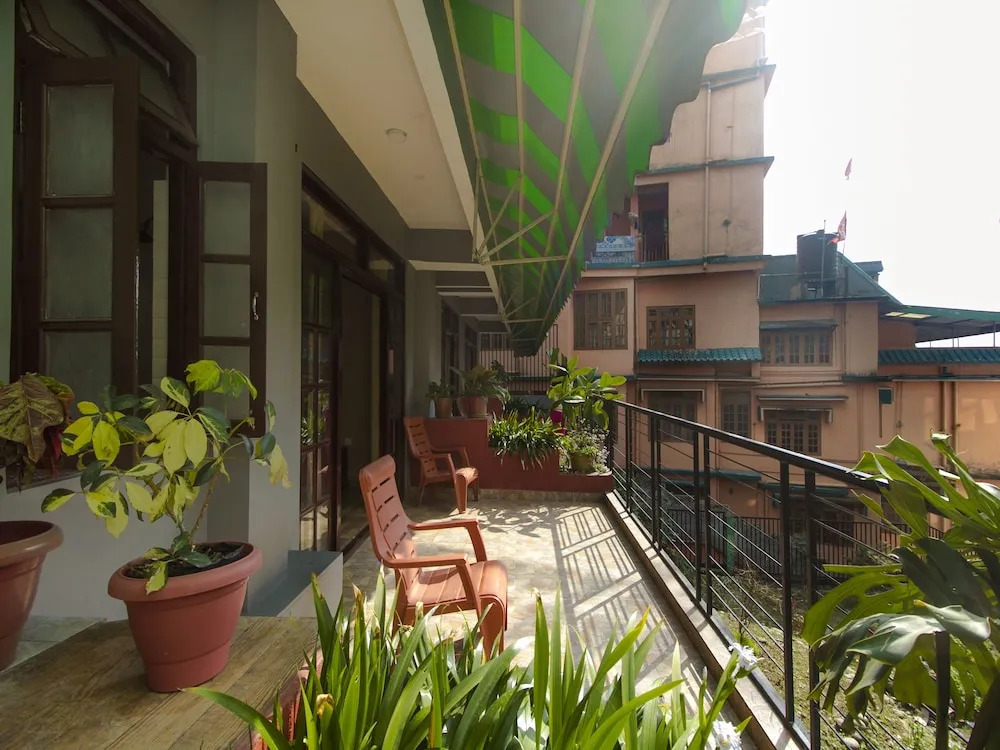 OYO 12335 Hotel Milestone