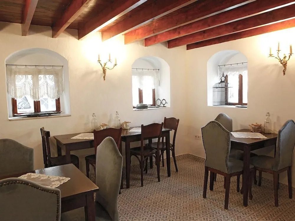 Marjolaine Hotel