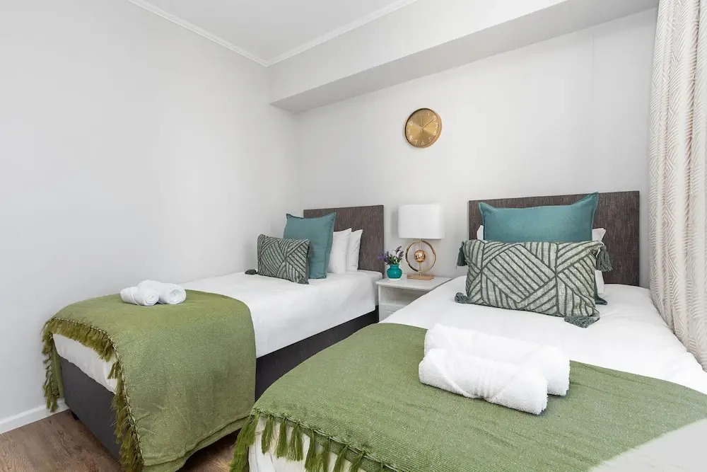 Island Club by Smart City Stays