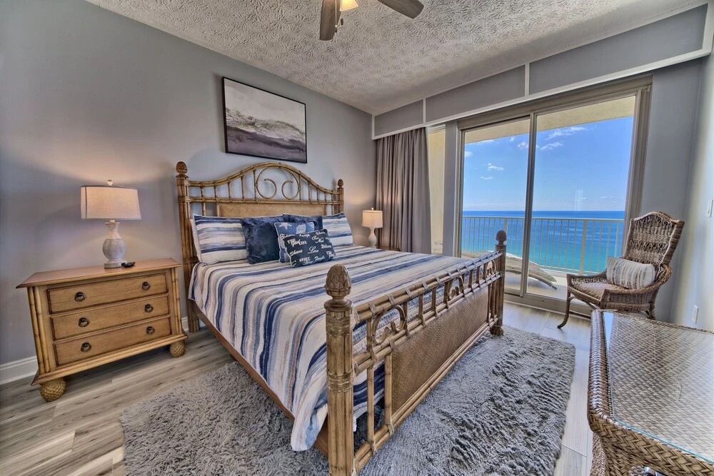 Spacious Tropical Condominium at 17th Floor with Beach and Pool Access - Unit 1707 by RedAwning