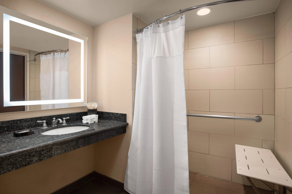 Crowne Plaza Hotel Los Angeles Harbor by IHG