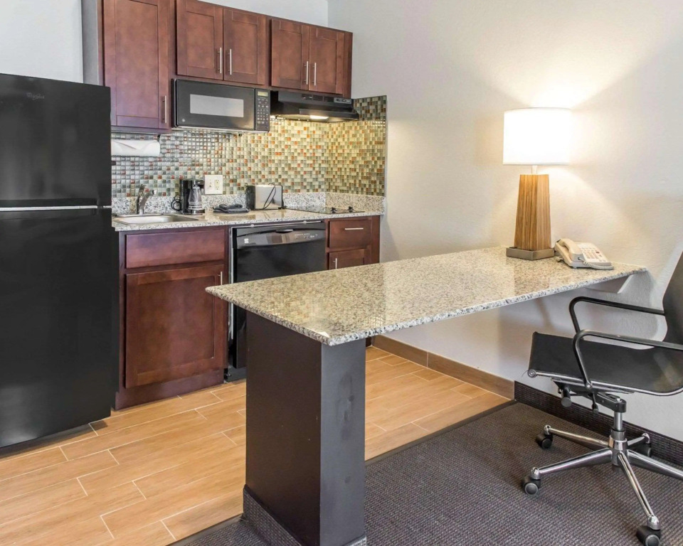 MainStay Suites Pittsburgh Airport