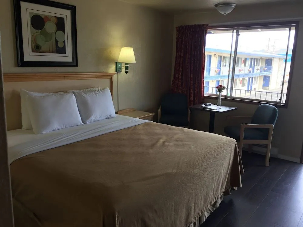 Economy Inn