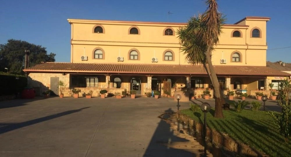 Hotel Chisari