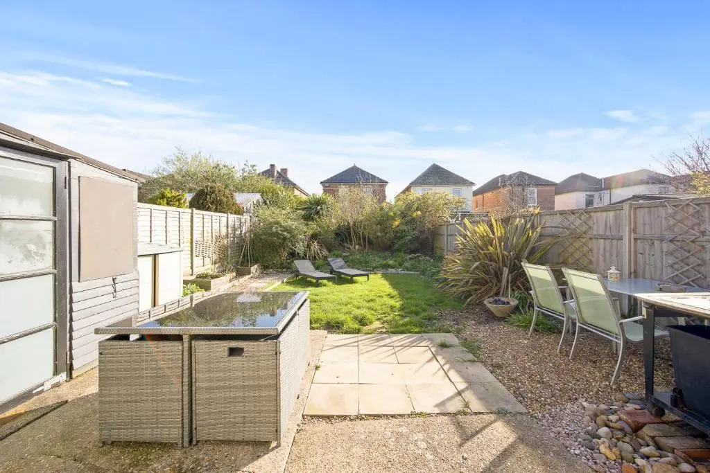 Family Friendly 3BR House w garden BBQ