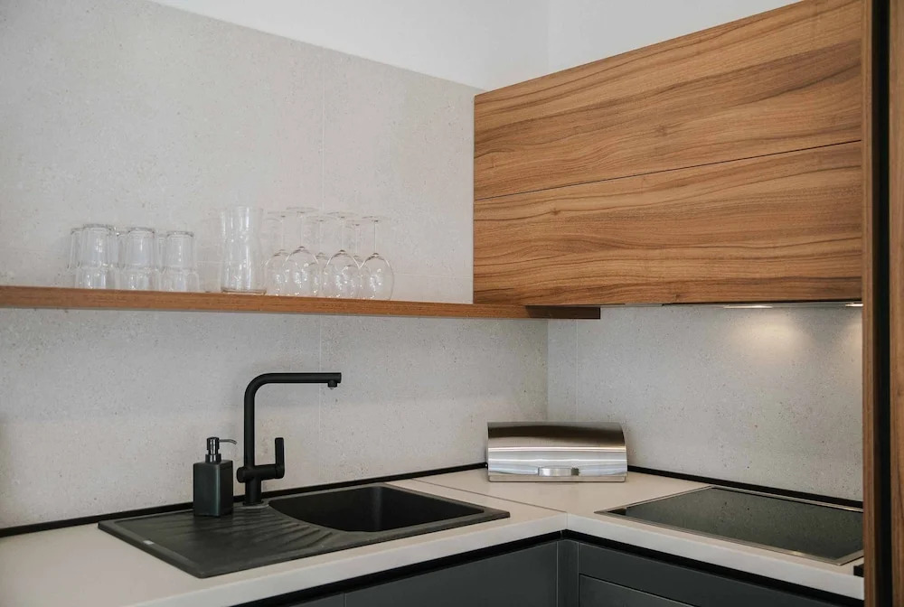 Oleander Urban Suites, high-speed internet, beach at 250, PET friendly