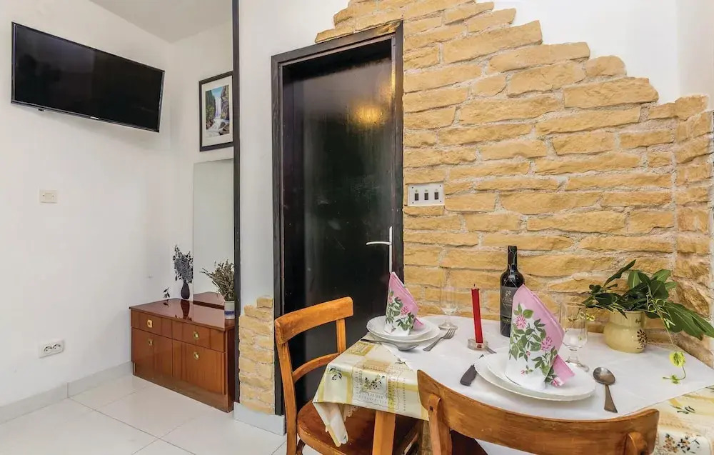 Nice Home in Krk With Wifi and 2 Bedrooms
