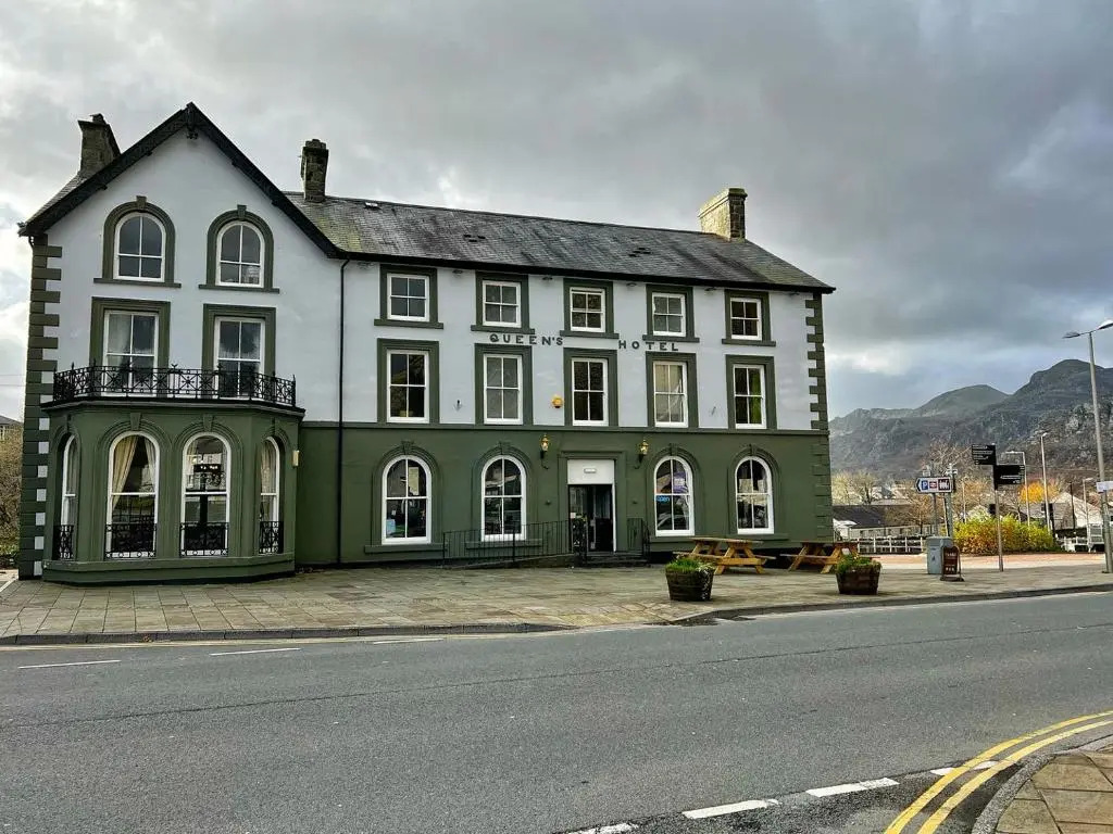 Queens Hotel