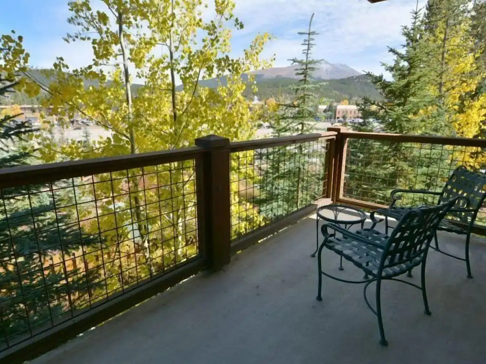 Luxury 2 Bedroom Mountain Vacation Rental in Breckenridge With Access to a Hot Tub and Heated Garage Parking