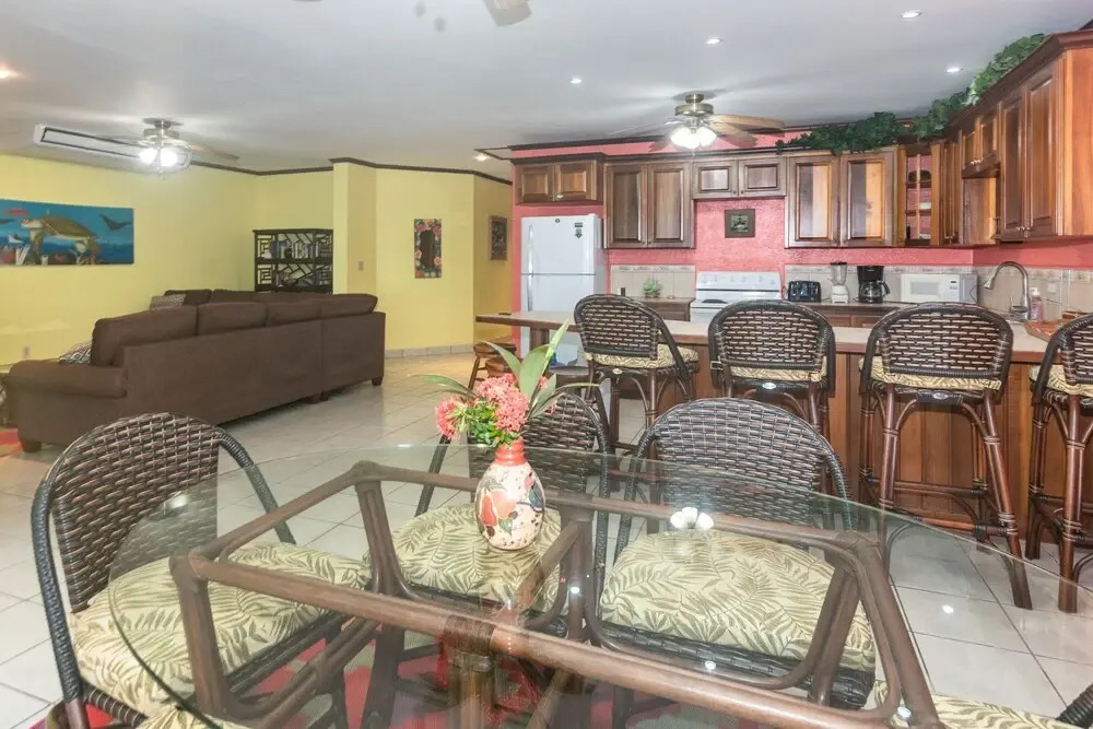 Casa Tortuga Buceadora 2 Bedroom Condo by Redawning